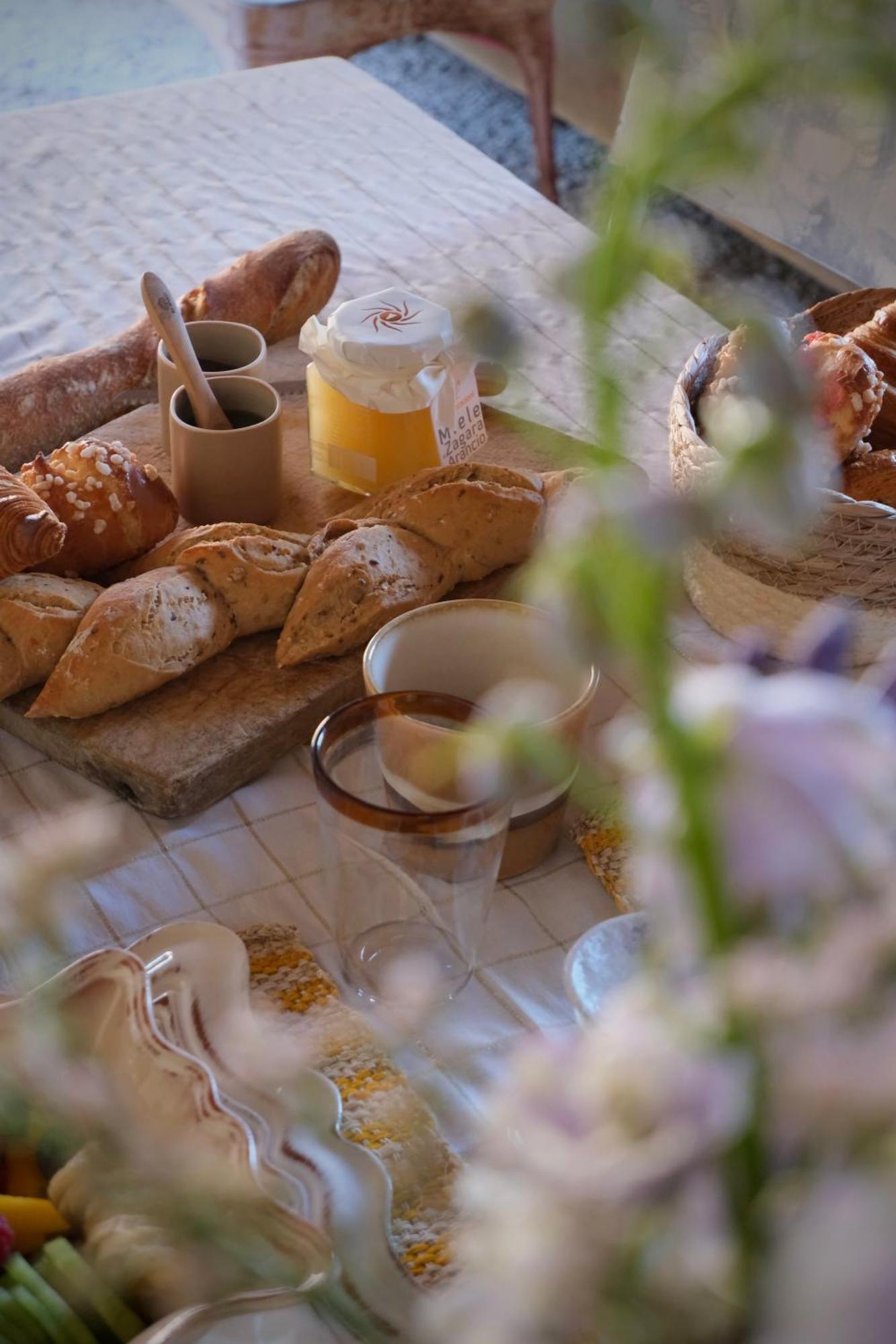 La Petite Parenthese Bed & Breakfast Chaveyriat ภายนอก รูปภาพ