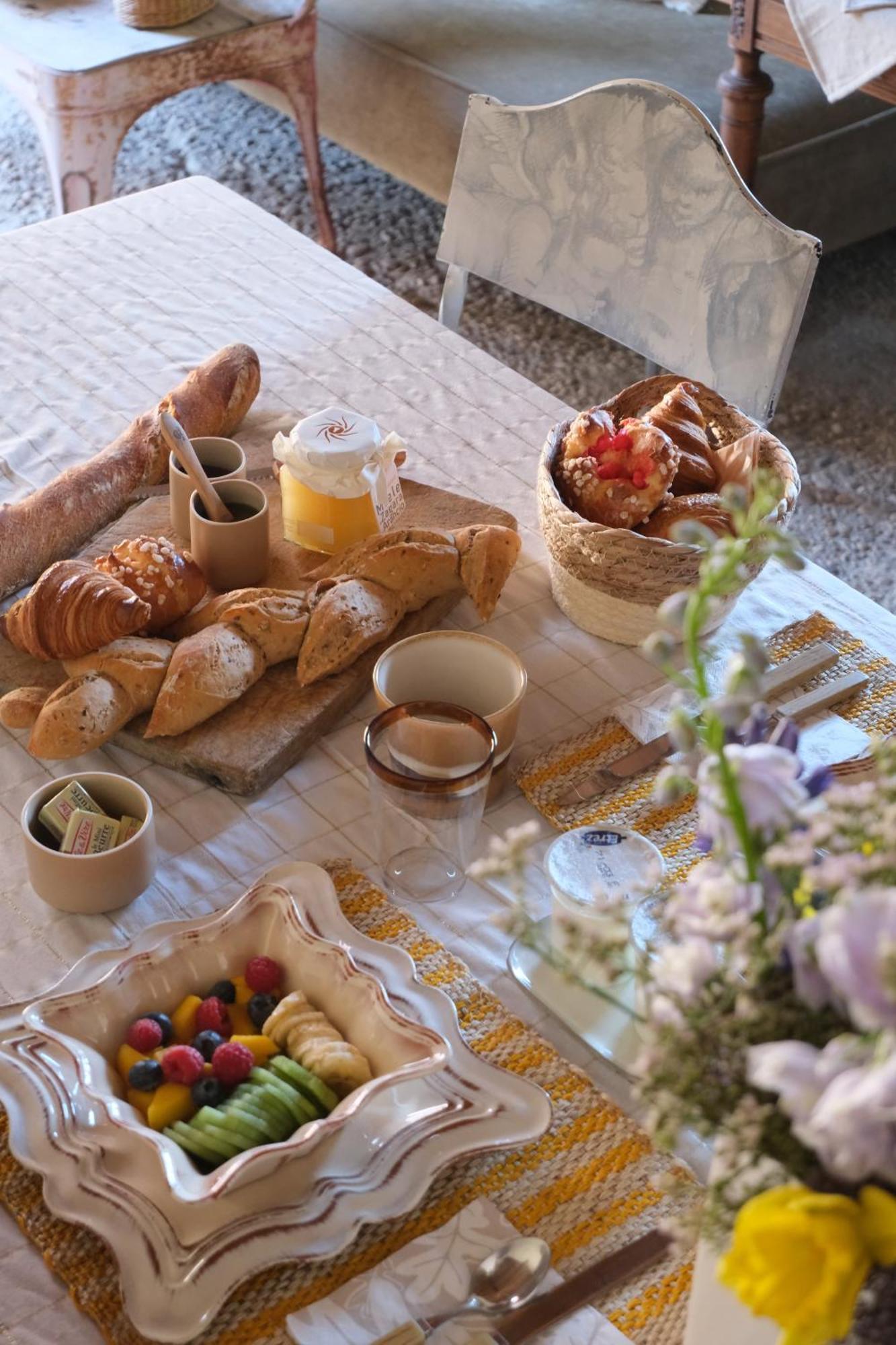 La Petite Parenthese Bed & Breakfast Chaveyriat ภายนอก รูปภาพ